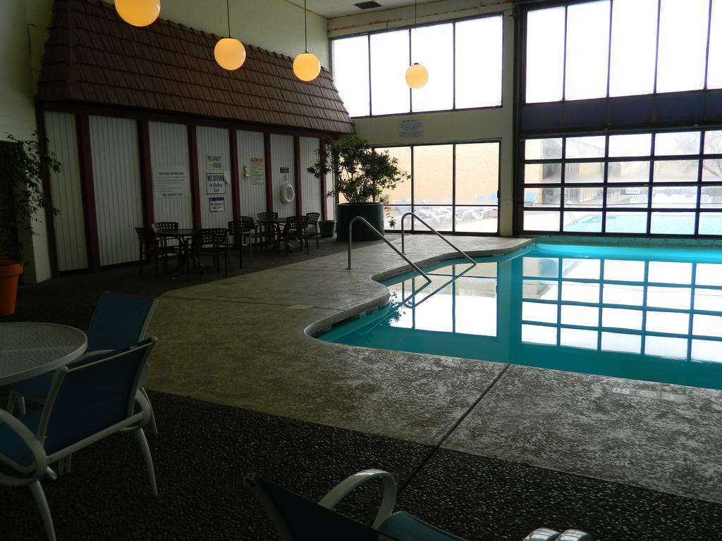 Howard Johnson Plaza Kansas City Hotel & Conference Center Exterior foto